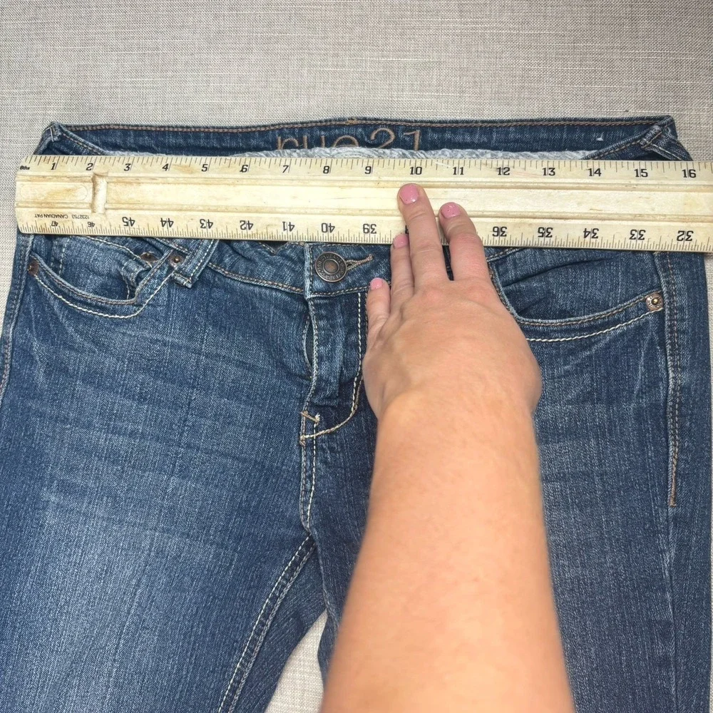 Rue‎ 21 Jeans Women's Size 5/6 Regular (W36 L32) Low-Rise Boot Cut Embroidery